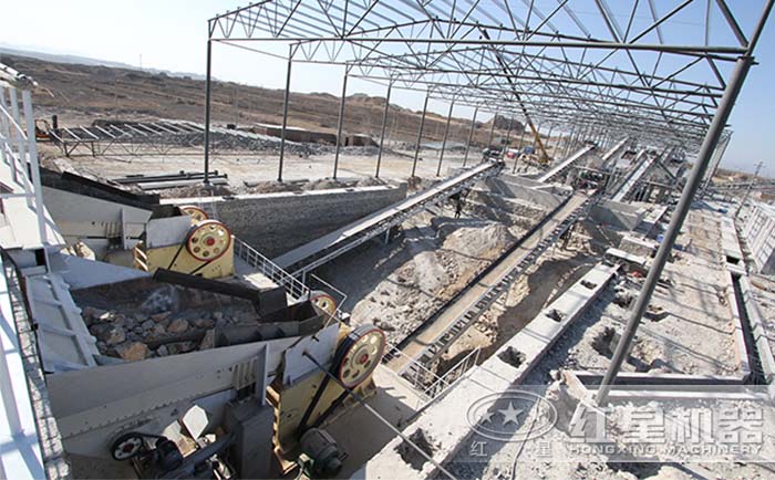 石灰石破碎機作業(yè)現場