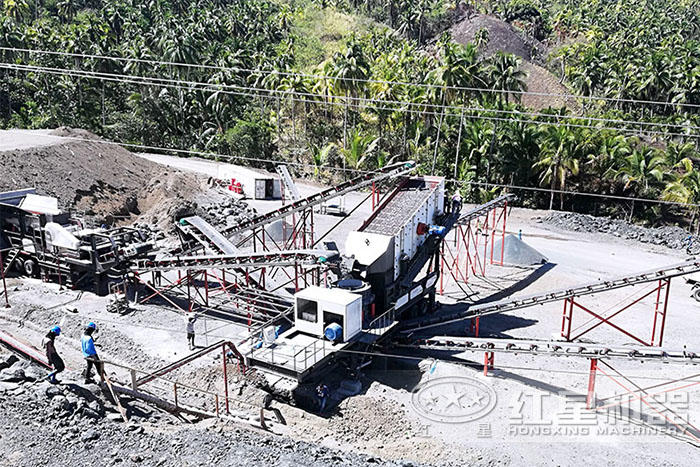 車載移動式破碎機作業(yè)現(xiàn)場