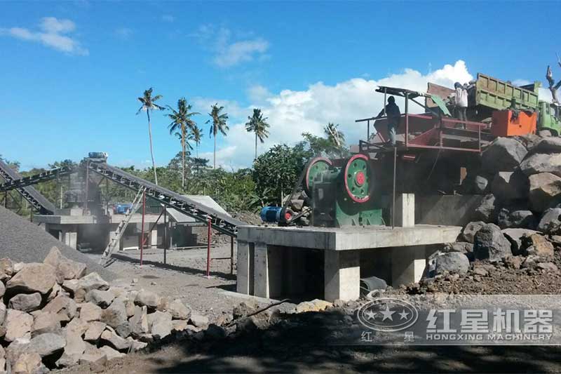 固定式破碎生產(chǎn)現(xiàn)場