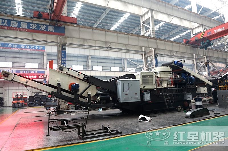 正在生產(chǎn)中的移動(dòng)破碎機(jī)