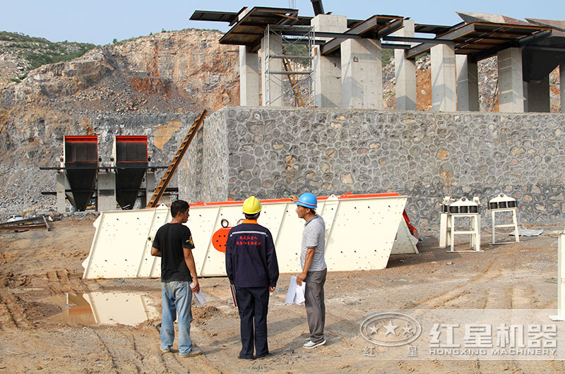 紅星技術(shù)人員到場為用戶安裝指導