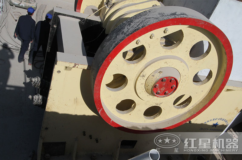 大型顎式破碎機