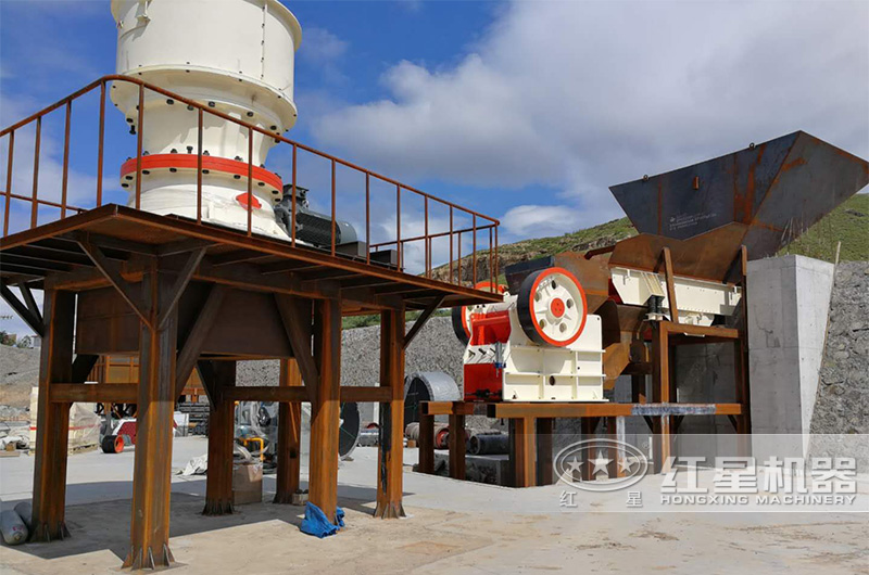 單缸圓錐破碎機(jī)生產(chǎn)現(xiàn)場(chǎng)