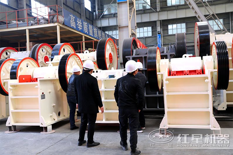 用戶來廠參考考察設(shè)備中