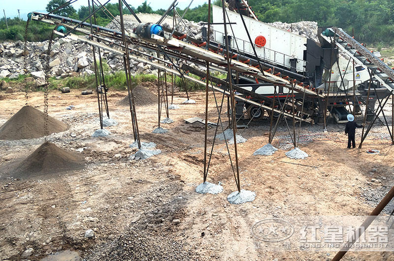 移動式破碎生產(chǎn)現(xiàn)場