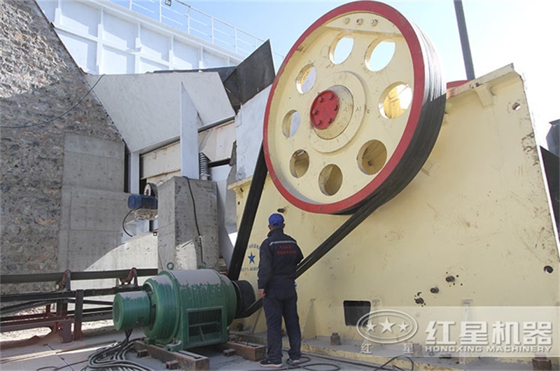 大型破碎設(shè)備生產(chǎn)現(xiàn)場