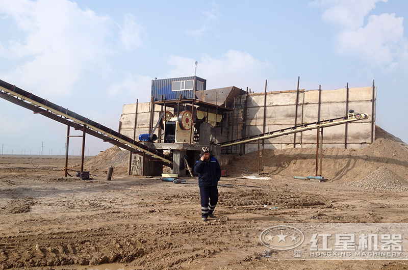 鵝卵石破碎生產(chǎn)現(xiàn)場