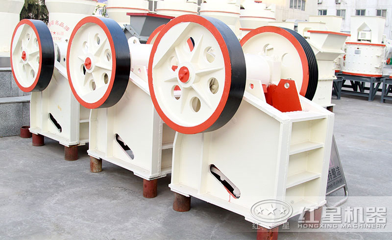 小型高效鄂式破碎機(jī)實(shí)拍