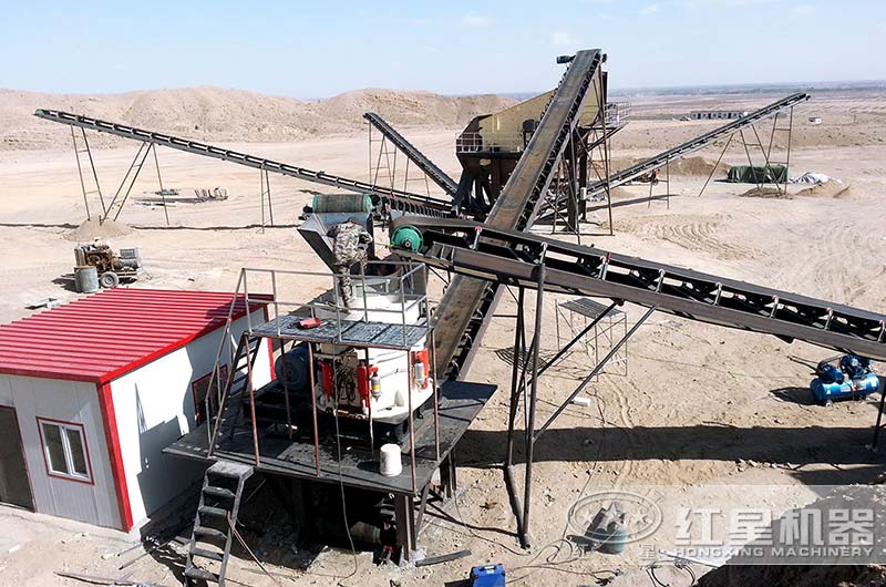 圓錐式破碎機(jī)作業(yè)現(xiàn)場(chǎng)